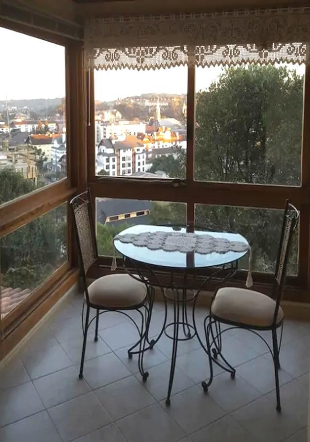Belo Apartamento E Completo No Centro Com Vista Gramado Exterior photo